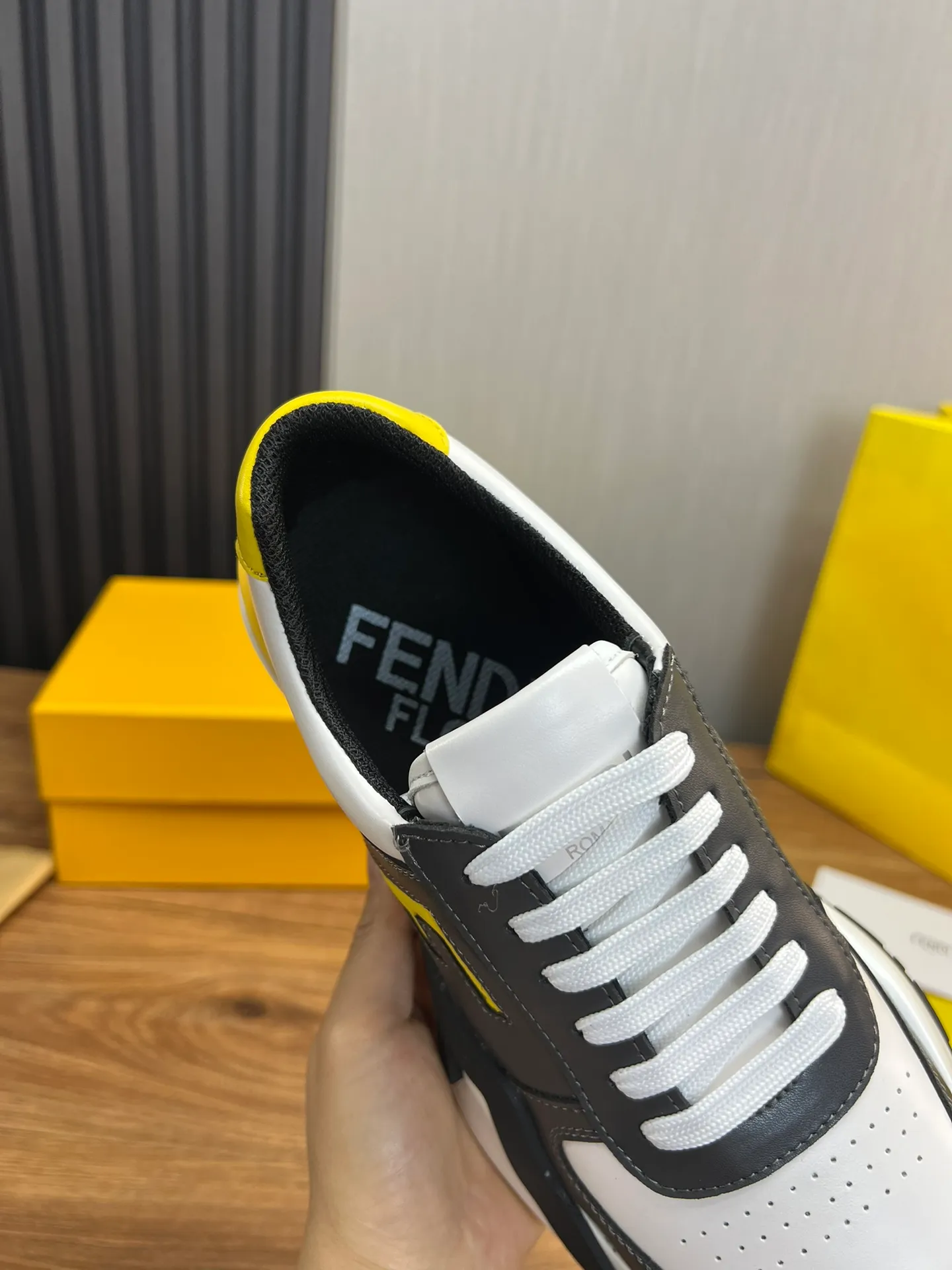 Men's shoes 💰520💰 Fendi [Fendi] hot style is on the market 🔥Fashionable casual men's shoes 🔱 Made of original cowhide + breathable mesh lining + sheepskin feet, perfect shape, top quality, you deserve it 🔜Original outsole, ultra-light, non-slip and wear-resistant 👣 Standard size 38-44 (customized in 45)